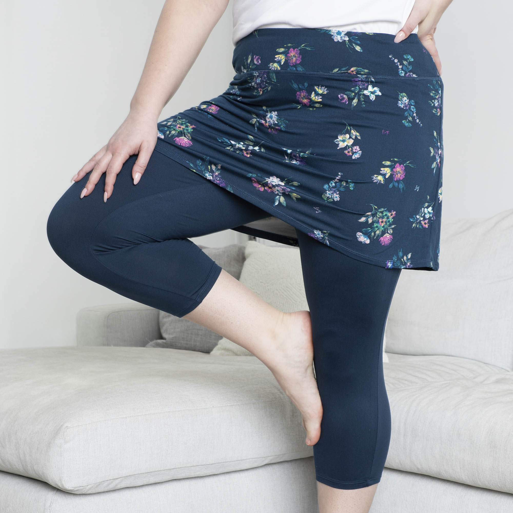 Hula Skirted Lugging - Image 7