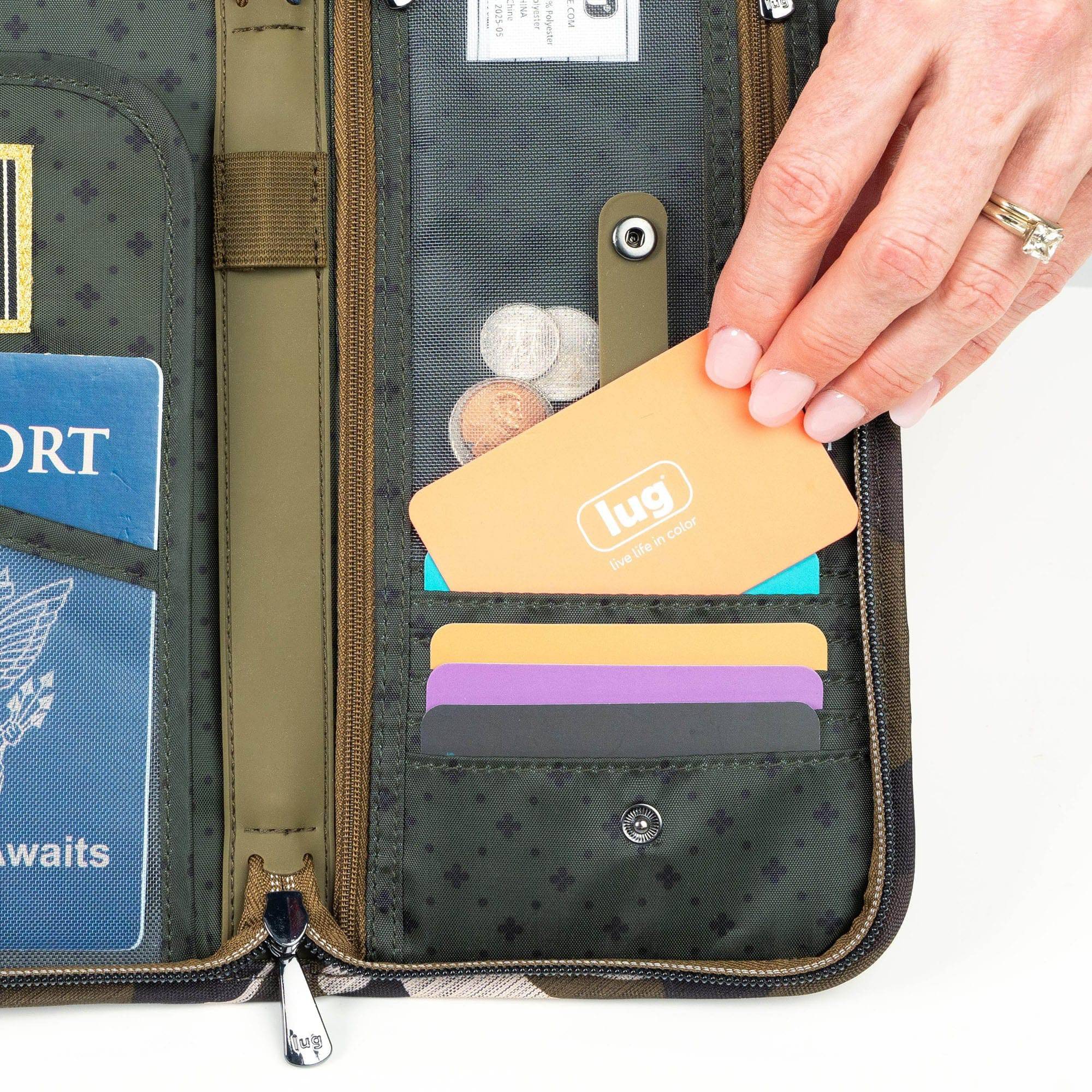 Legacy Collection Tango Travel RFID Wallet - Image 9