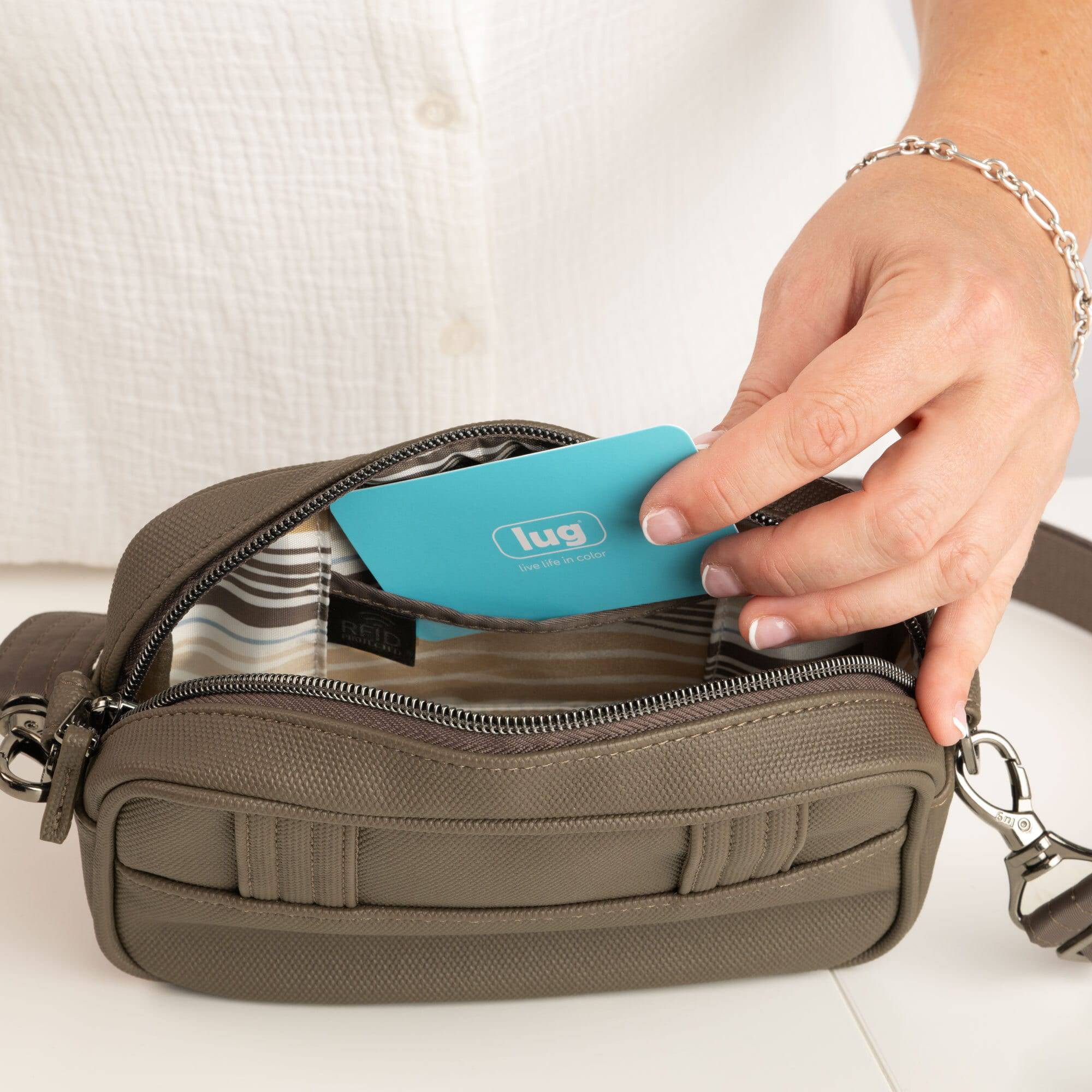 Mingle Matte Luxe VL Camera Bag - Image 7