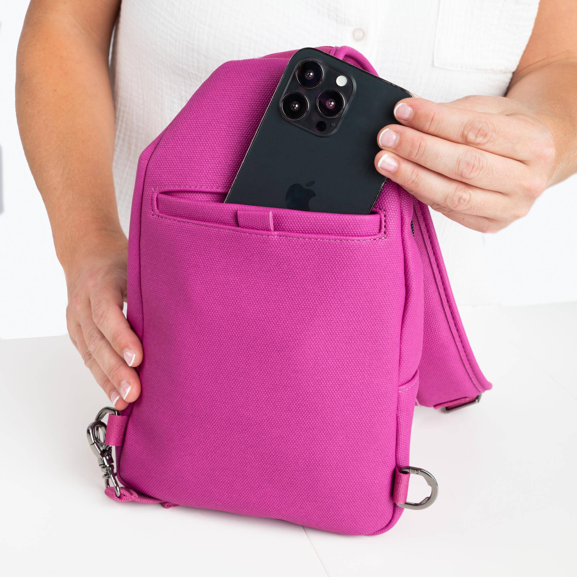 Scurry Matte Luxe VL Sling bag - Image 9